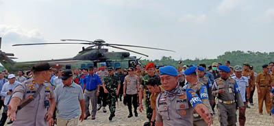 Panglima TNI dan Kapolri Tinjau Titik Api di Pelalawan